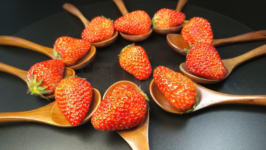 亚洲精品国产欧美一二区海报