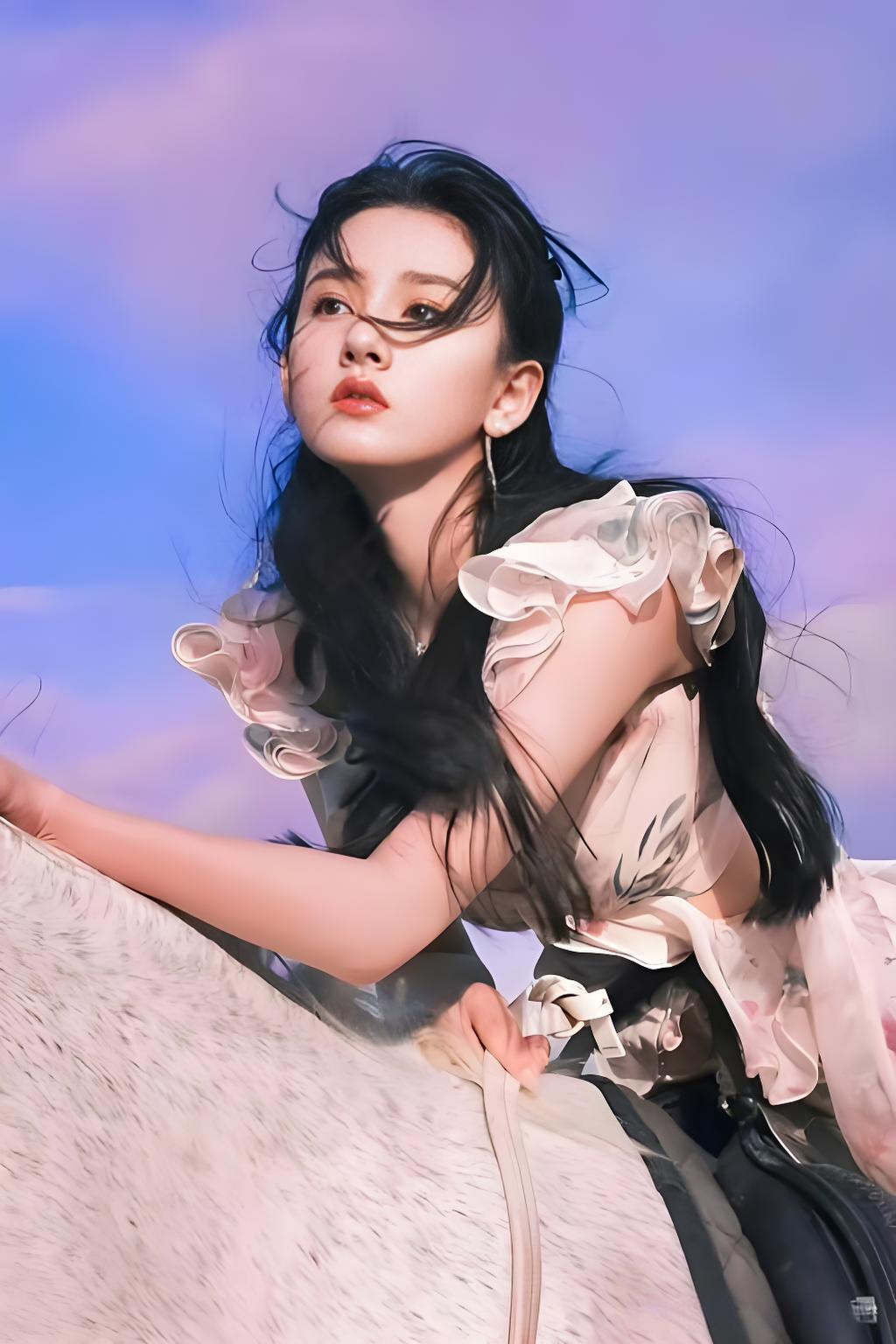 啄木鸟巴黎之夜