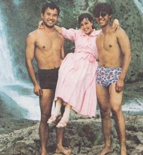 cos在线观看海报