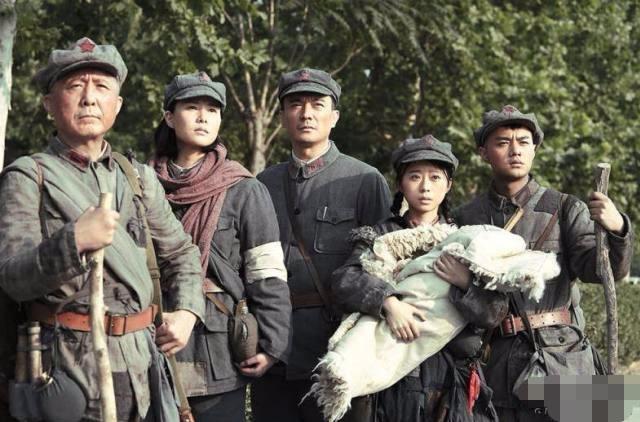 夜未央啄木鸟合集 有一种专注的夜未央啄仪式感海报