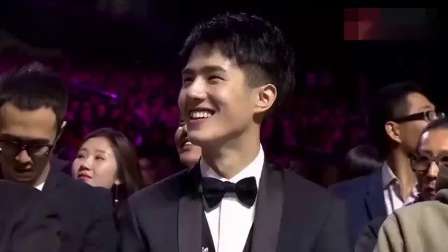 不正经综艺 试图在娱乐中完成某种规训海报